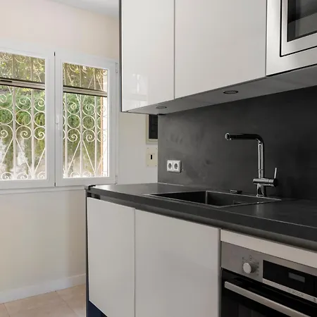 Heismax Ref #40 Villa *