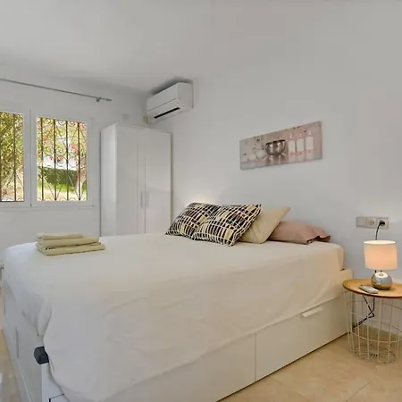 Heismax Ref #40 Villa *