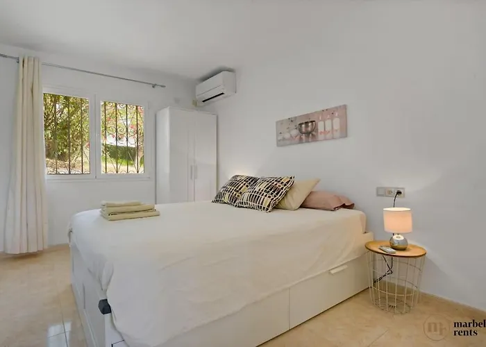 Heismax Ref #40 Villa *