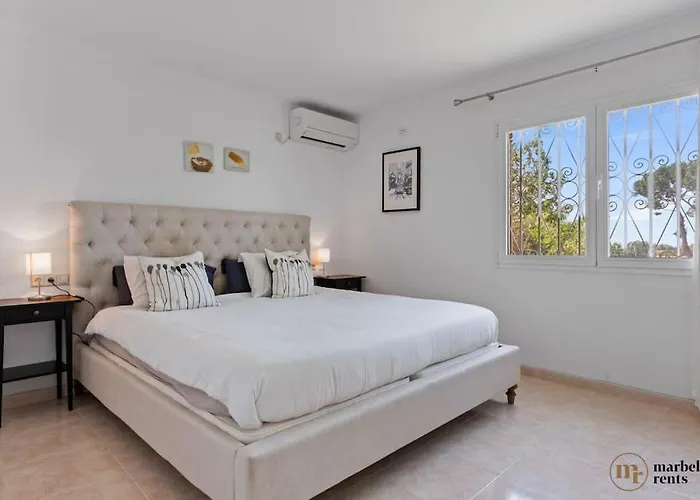 Heismax Ref #40 Villa *