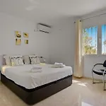 Heismax Ref #40 Villa *